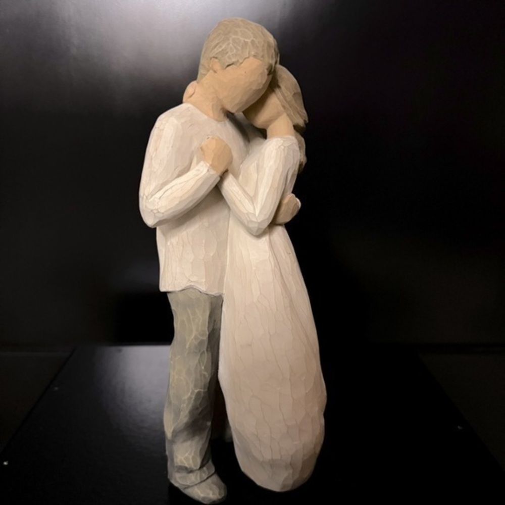 Willow Tree “promise” 2003 figurine.
